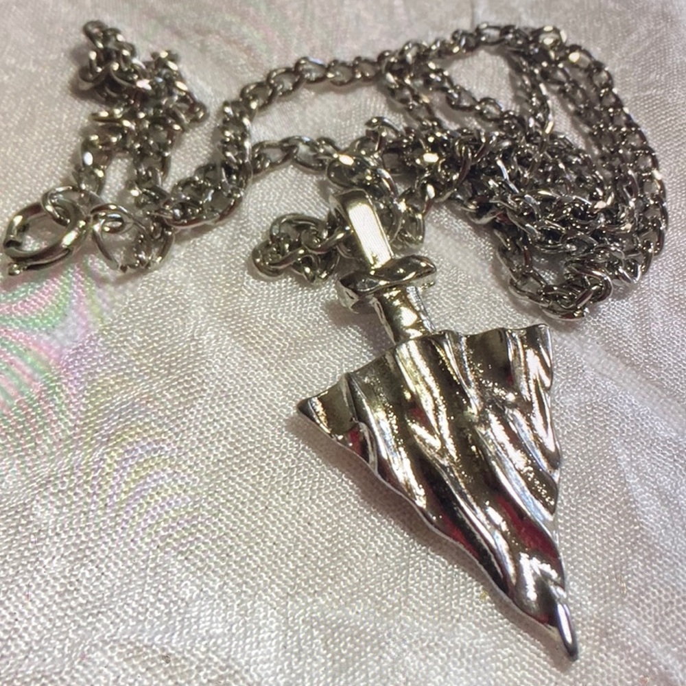 Where did men’s arrowhead necklace new